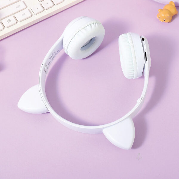 Lovely Cat Ears Styling Wireless Headset 23Bf06 (White)
