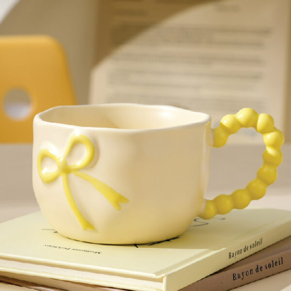 320Ml/10.82Fl.Oz. Cream Bowknot Ceramic Cup (Beige)