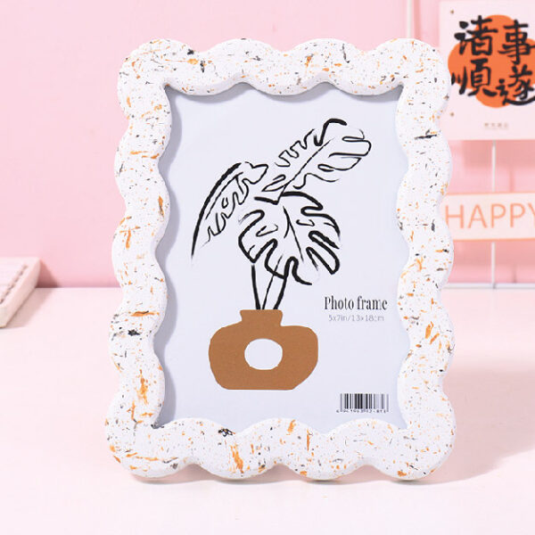 Trendy Wavy Photo Frame (White)