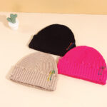 Stylish Small Pin Decoration Knitted Hat - Image 2