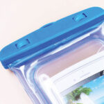 Transparent Inflatable Cellphone Waterproof Bag - Image 3