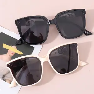 Simple Square Frame Unisex Sunglasses
